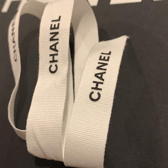 Chanel white ribbon - Picture 4 of 4